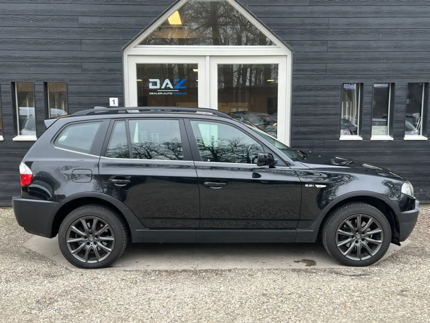 BMW X3 2.5i Aut/Ecc/Leer/Navi/Youngtimer! Zwart - 2
