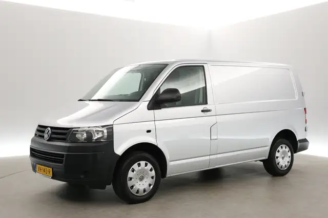 Volkswagen Transporter view 8