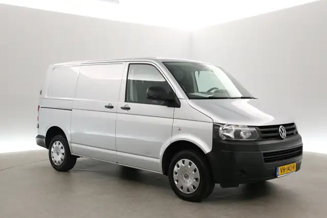Volkswagen Transporter view 6