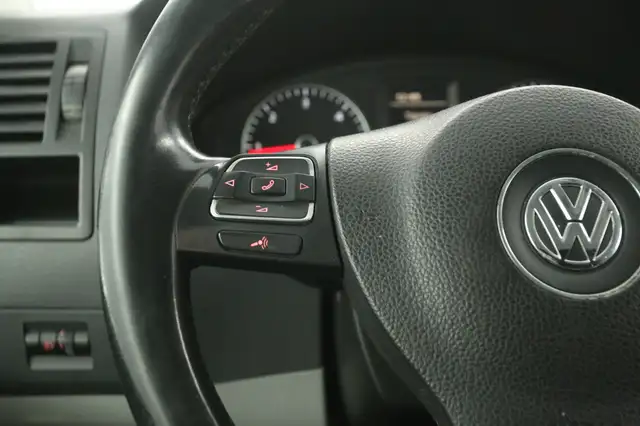 Volkswagen Transporter view 15