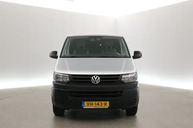 Volkswagen Transporter view 7