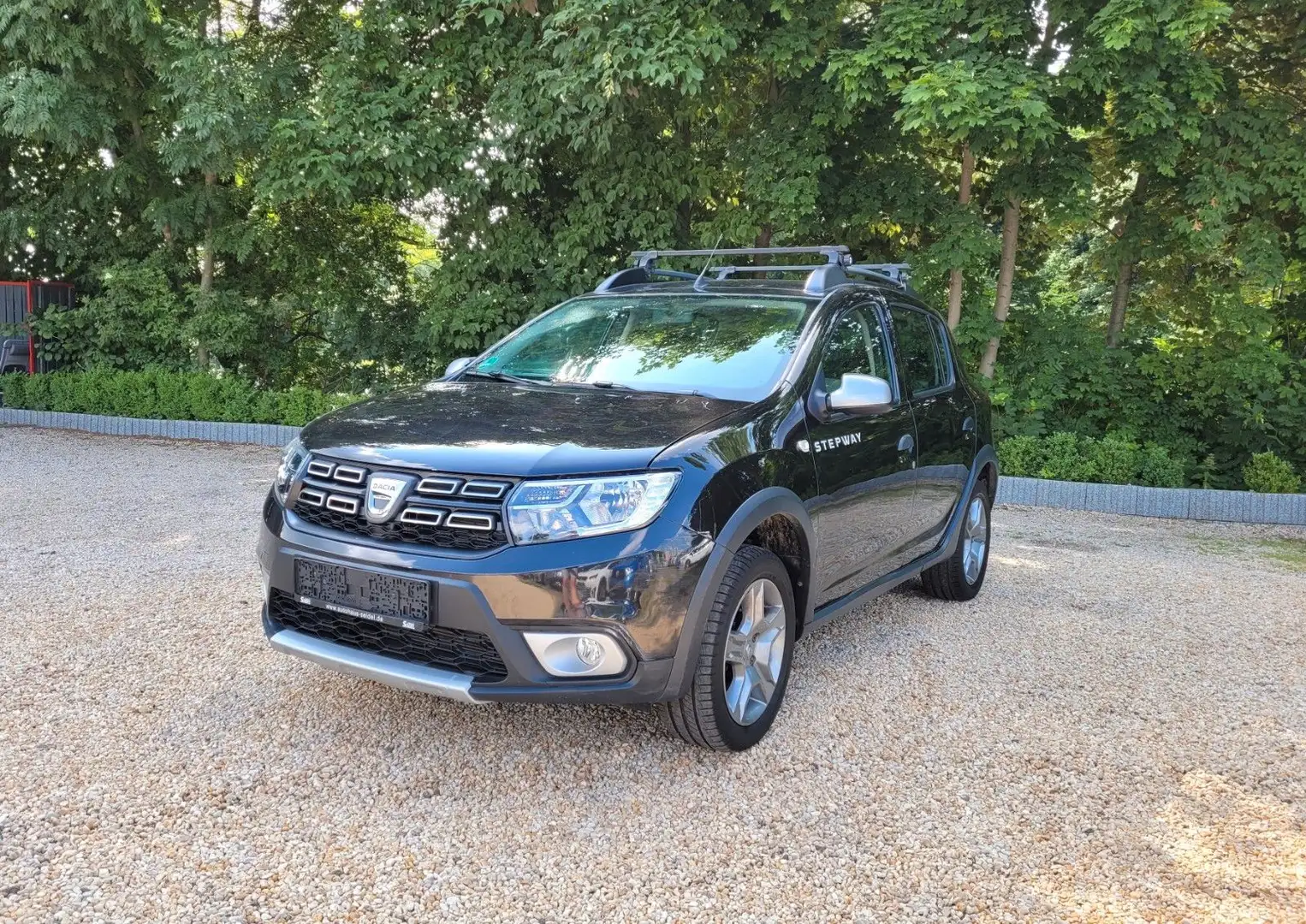 Dacia Sandero II Stepway*R-Cam*Klimaaut*Temp*AHK*PDC* Schwarz - 1