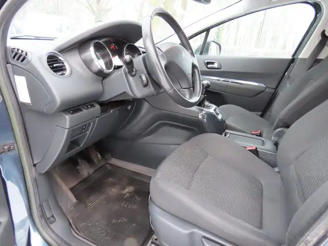 Peugeot 5008 view 7
