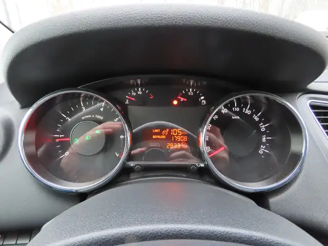 Peugeot 5008 view 10