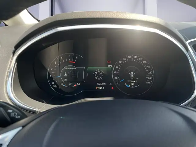 Ford Galaxy view 12