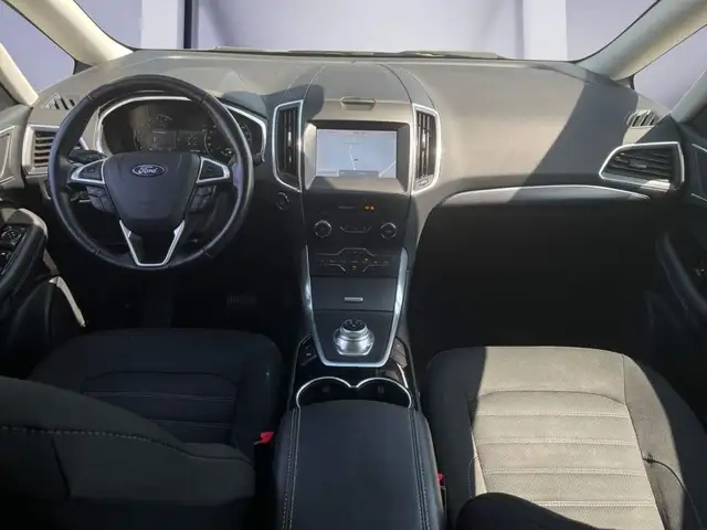 Ford Galaxy view 10