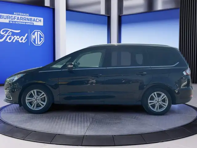Ford Galaxy view 3