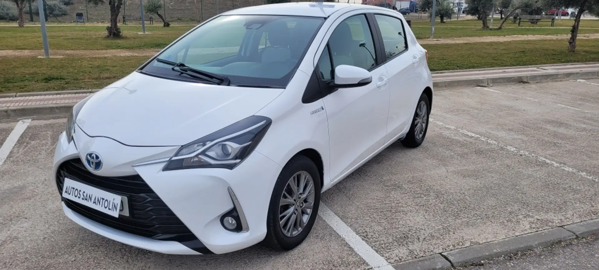 Toyota Yaris 100H 1.5 Active Tech Blanco - 1