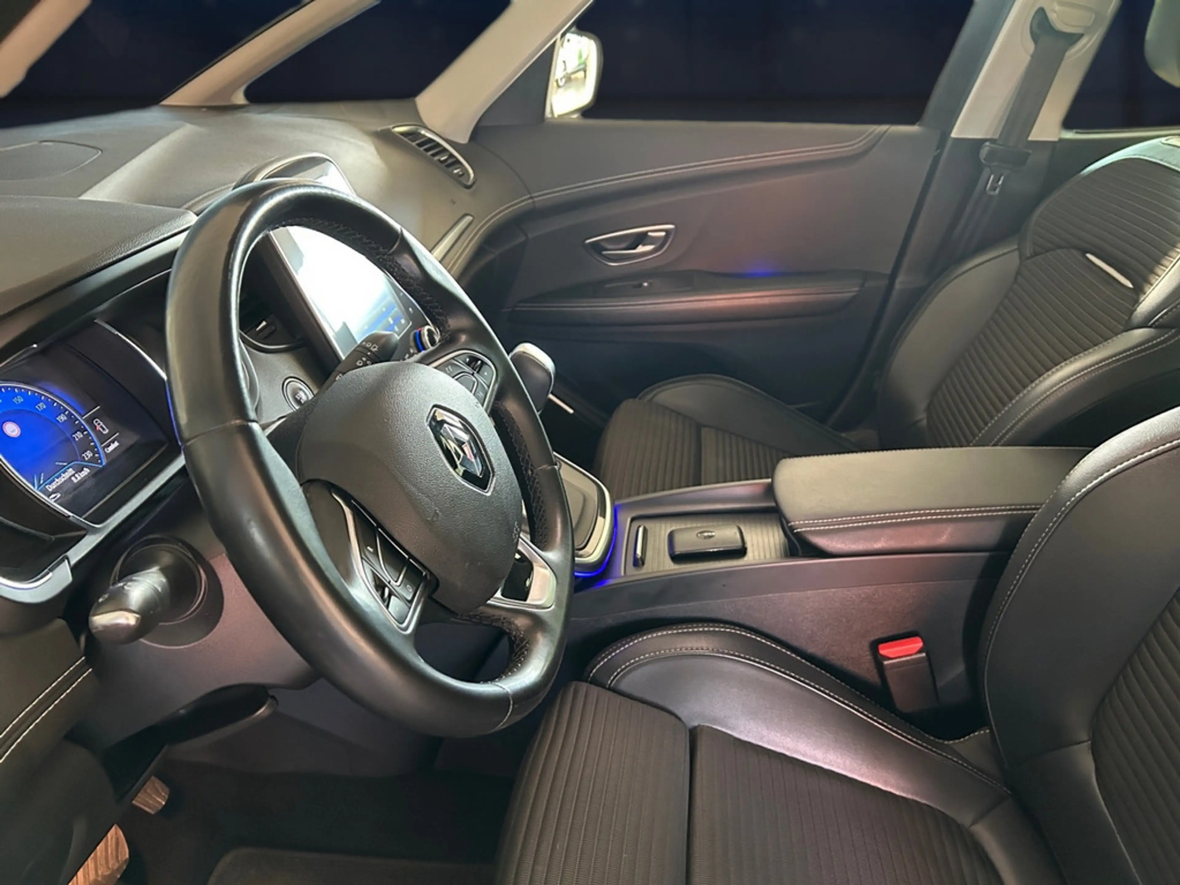 Renault Scenic IV 1.3 Grand BOSE Edition — photo 8