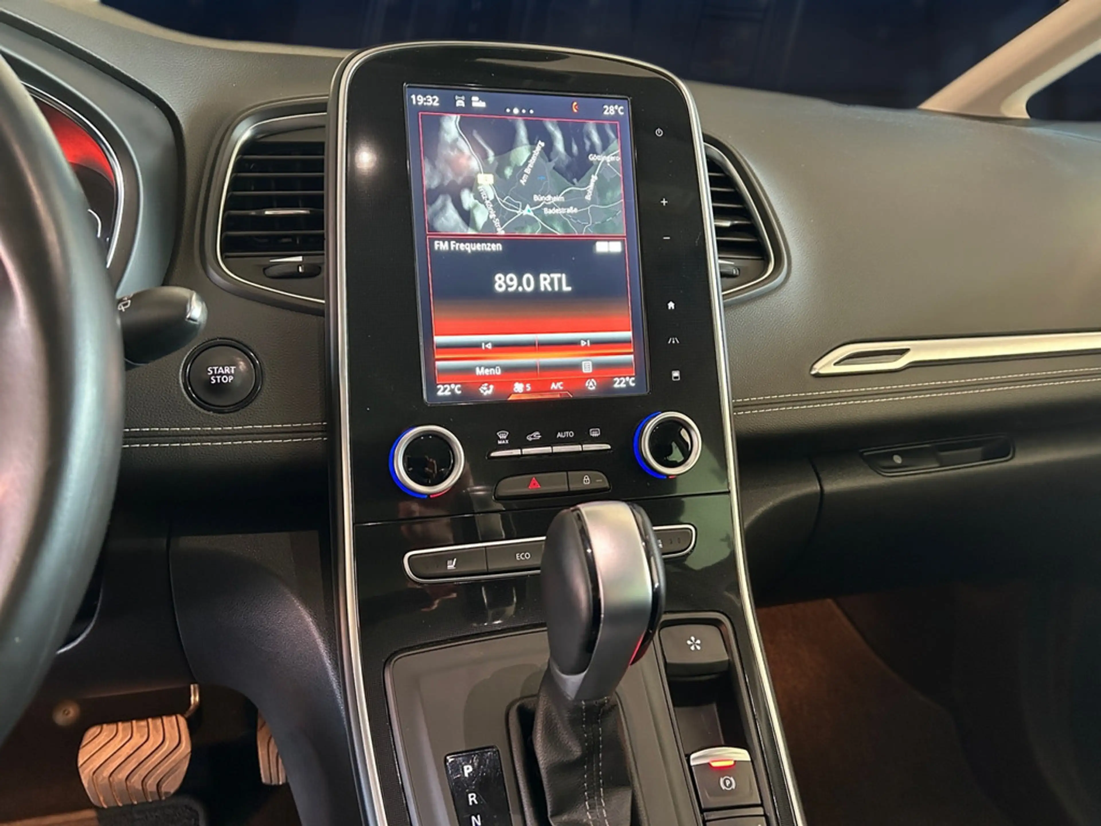 Renault Scenic IV 1.3 Grand BOSE Edition — photo 13