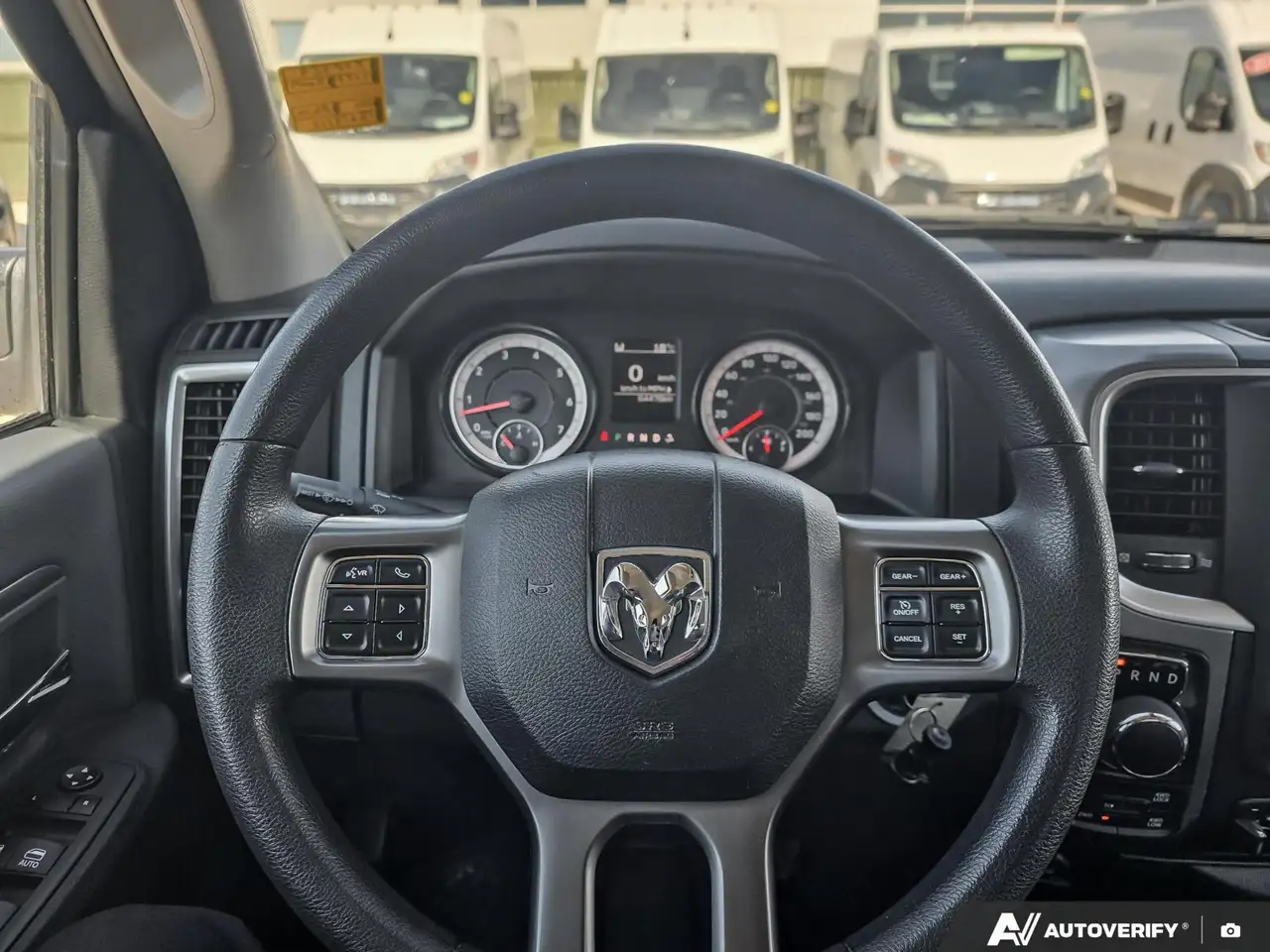 RAM 1500 снимка RAM 1500