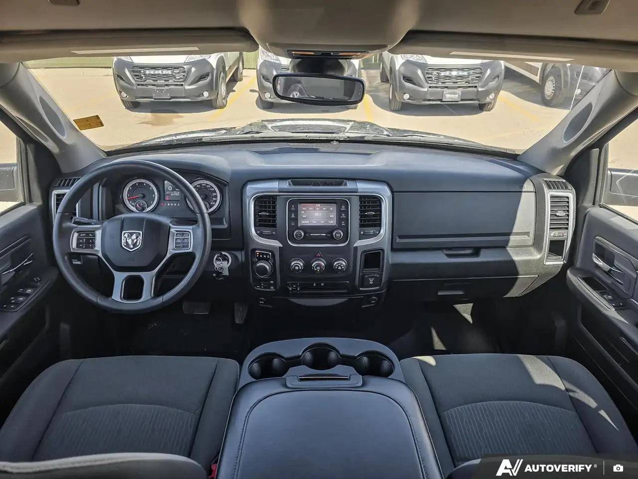 RAM 1500 снимка RAM 1500