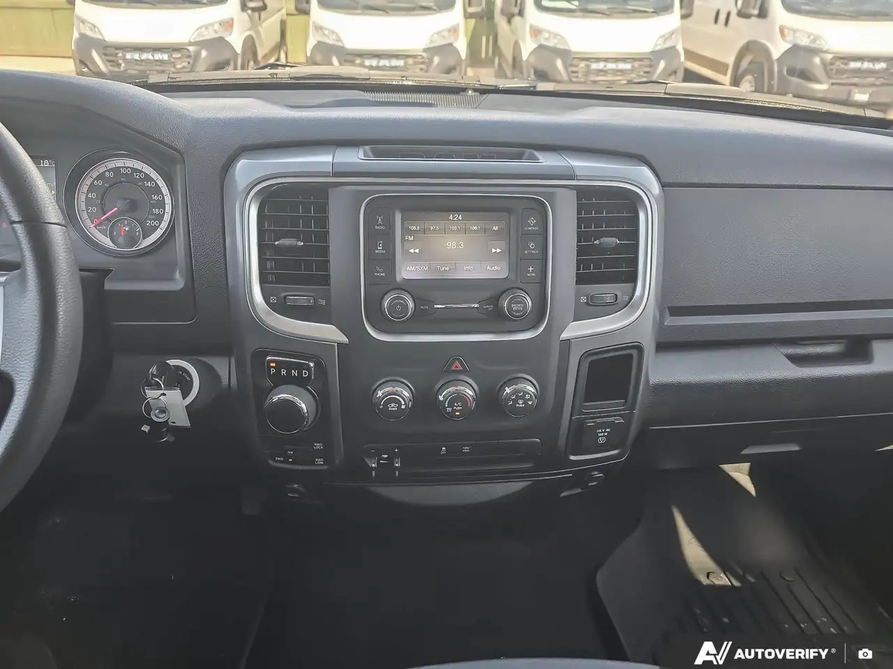 RAM 1500 снимка RAM 1500