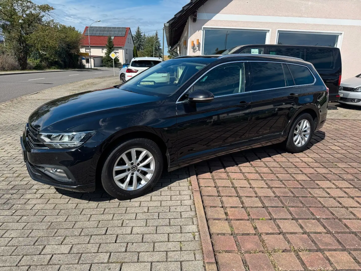Volkswagen Passat Variant Business Schwarz - 1