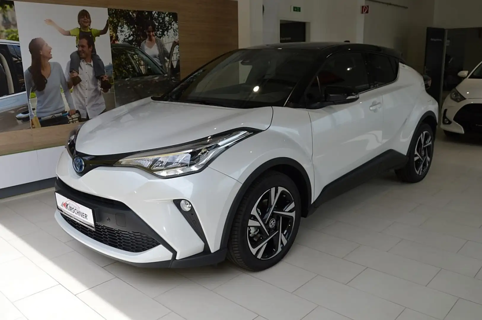 Toyota C-HR 1,8 Hybrid ACTIVE DRIVE CVT Weiß - 1