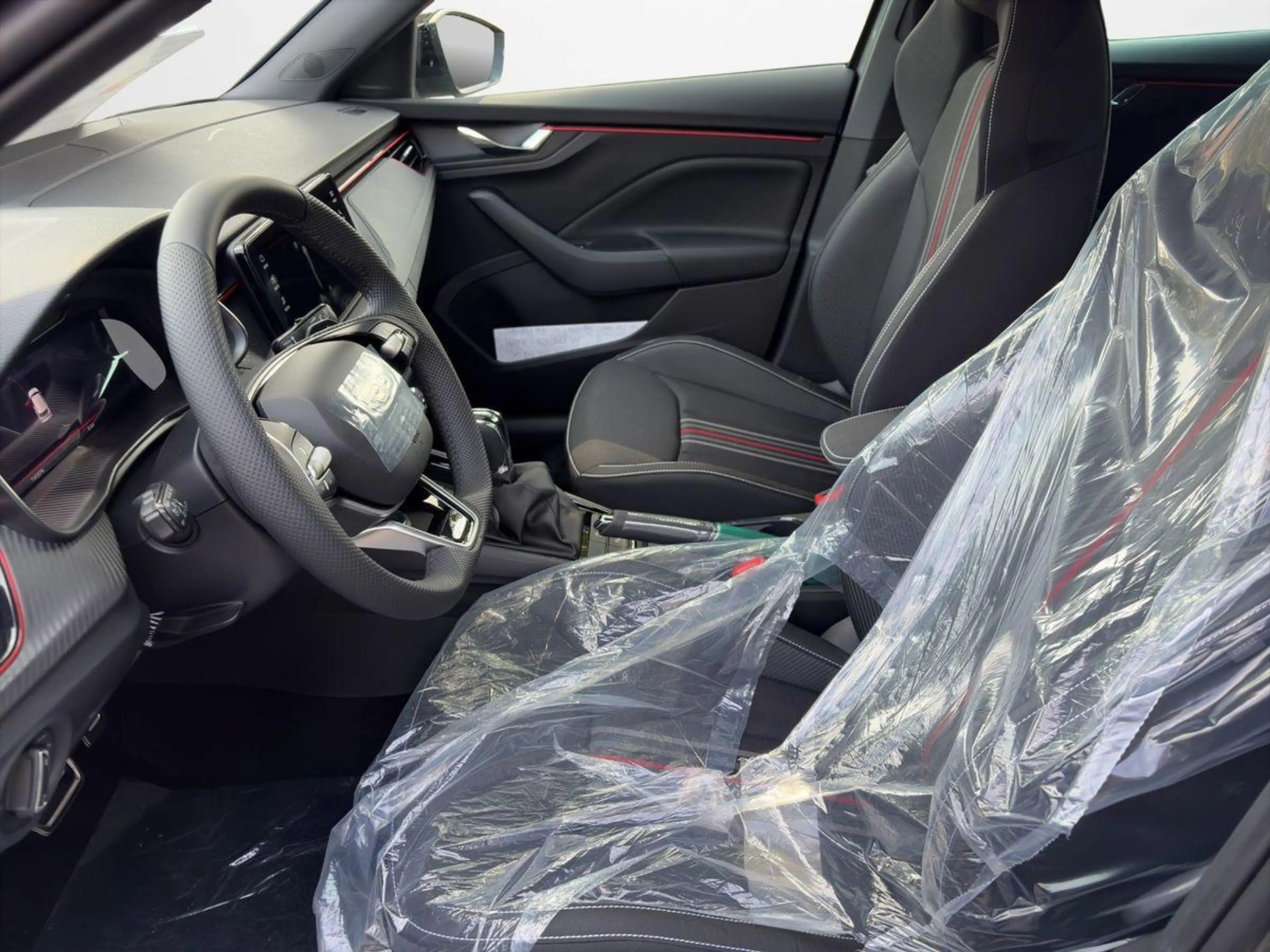 Skoda Kamiq Monte Carlo 1,0 TSI DSG AHK Schwenkbar — photo 11