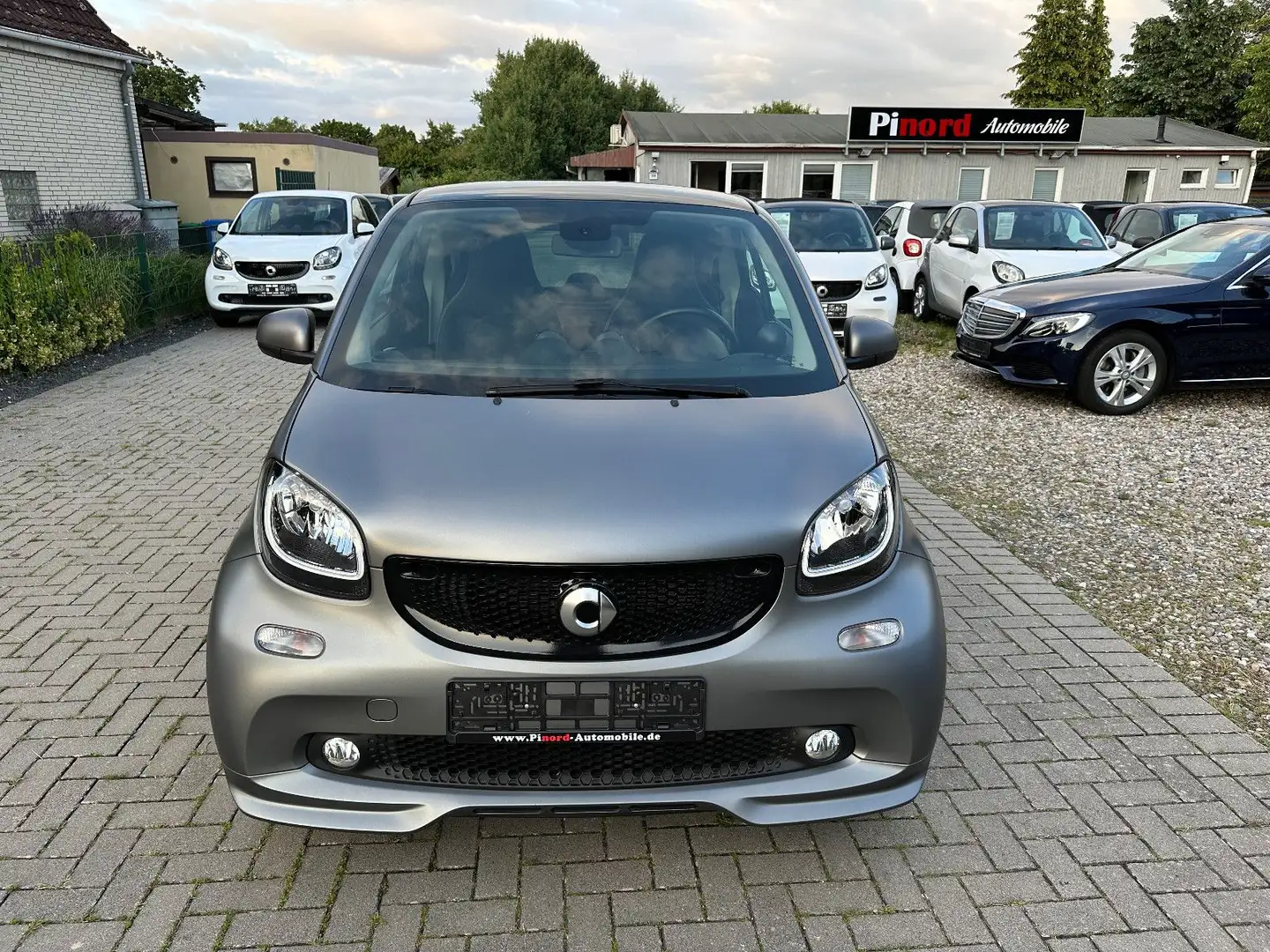 smart forTwo Brabus Style SPORT-90PS-LED-PANO-S.HEIZ Grau - 2