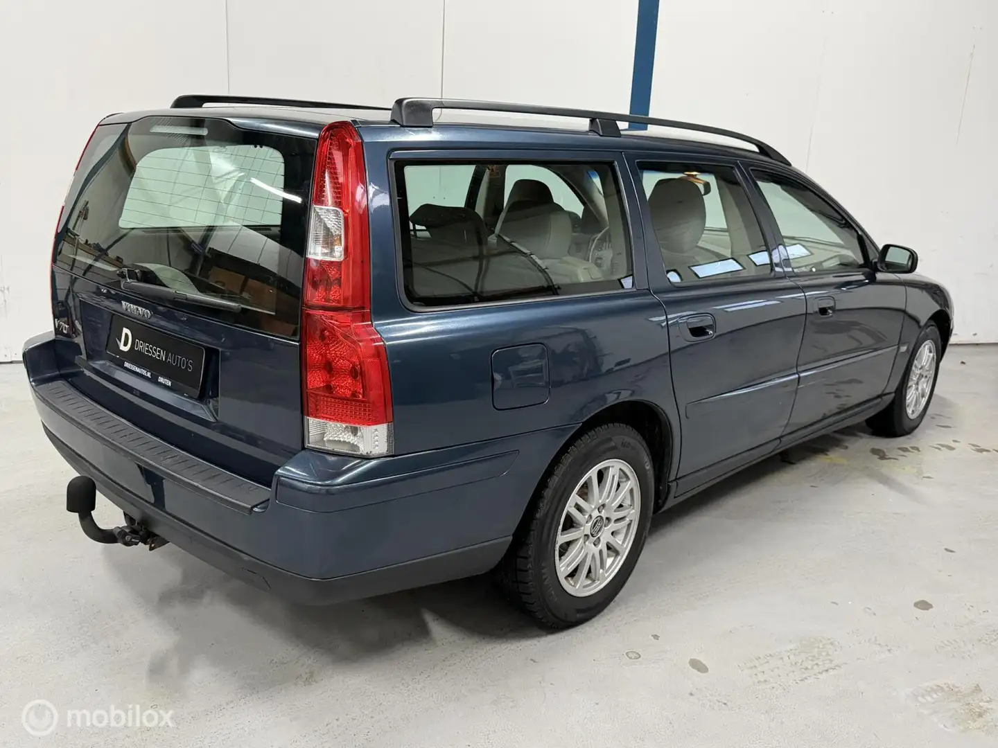 Volvo V70 2.4 Kinetic AUTOMAAT / YOUNGTIMER Blau - 2