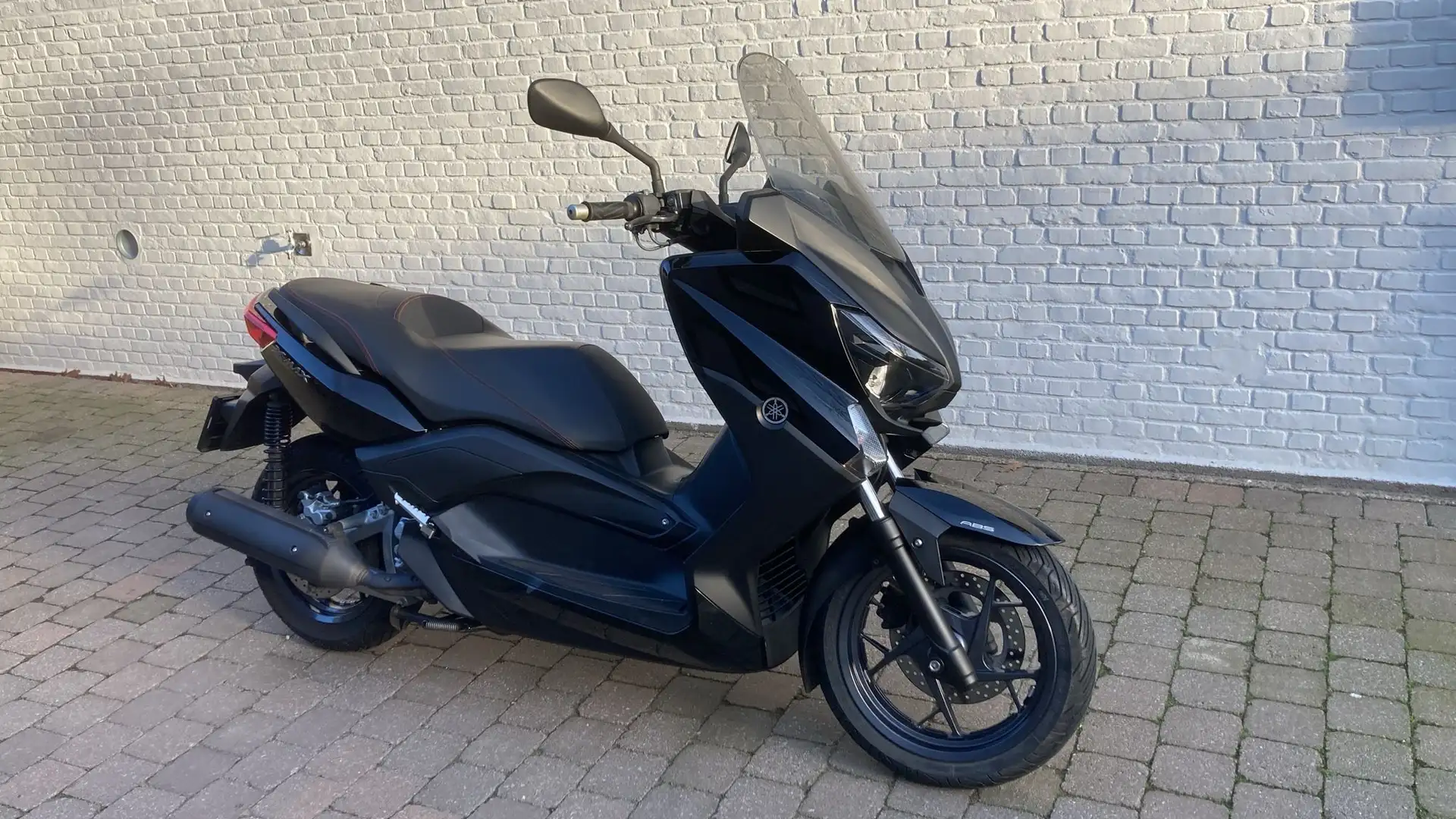 Yamaha X-Max 250 Negro - 1
