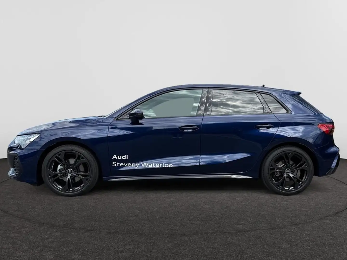 Audi A3 Sportback Audi A3 Sportback S line 35 TDI  110 kW  Blauw - 2
