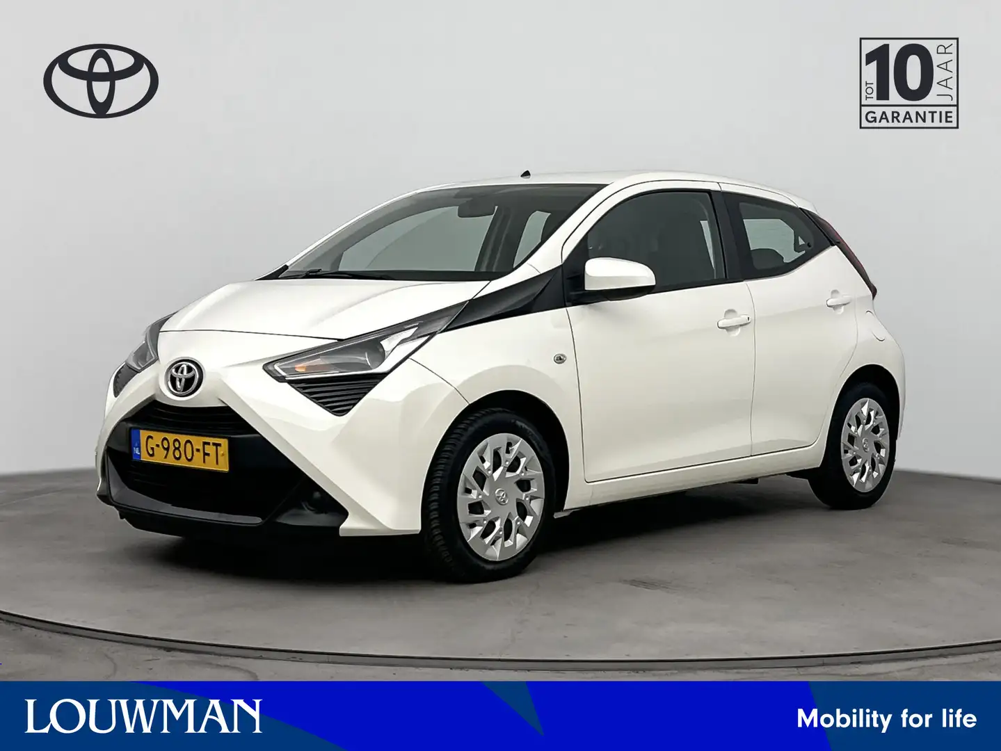 Toyota Aygo 1.0 VVT-i X-Nav | Navigatie | NL-Auto | Parkeercam Wit - 1