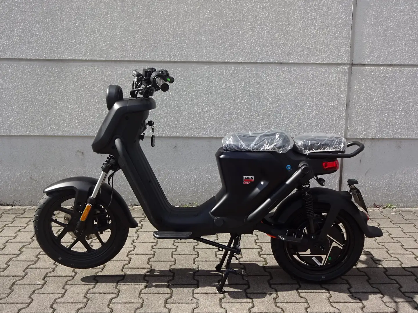 Niu UQi GT 45KM/H 1500W Standard Range Zwart - 2