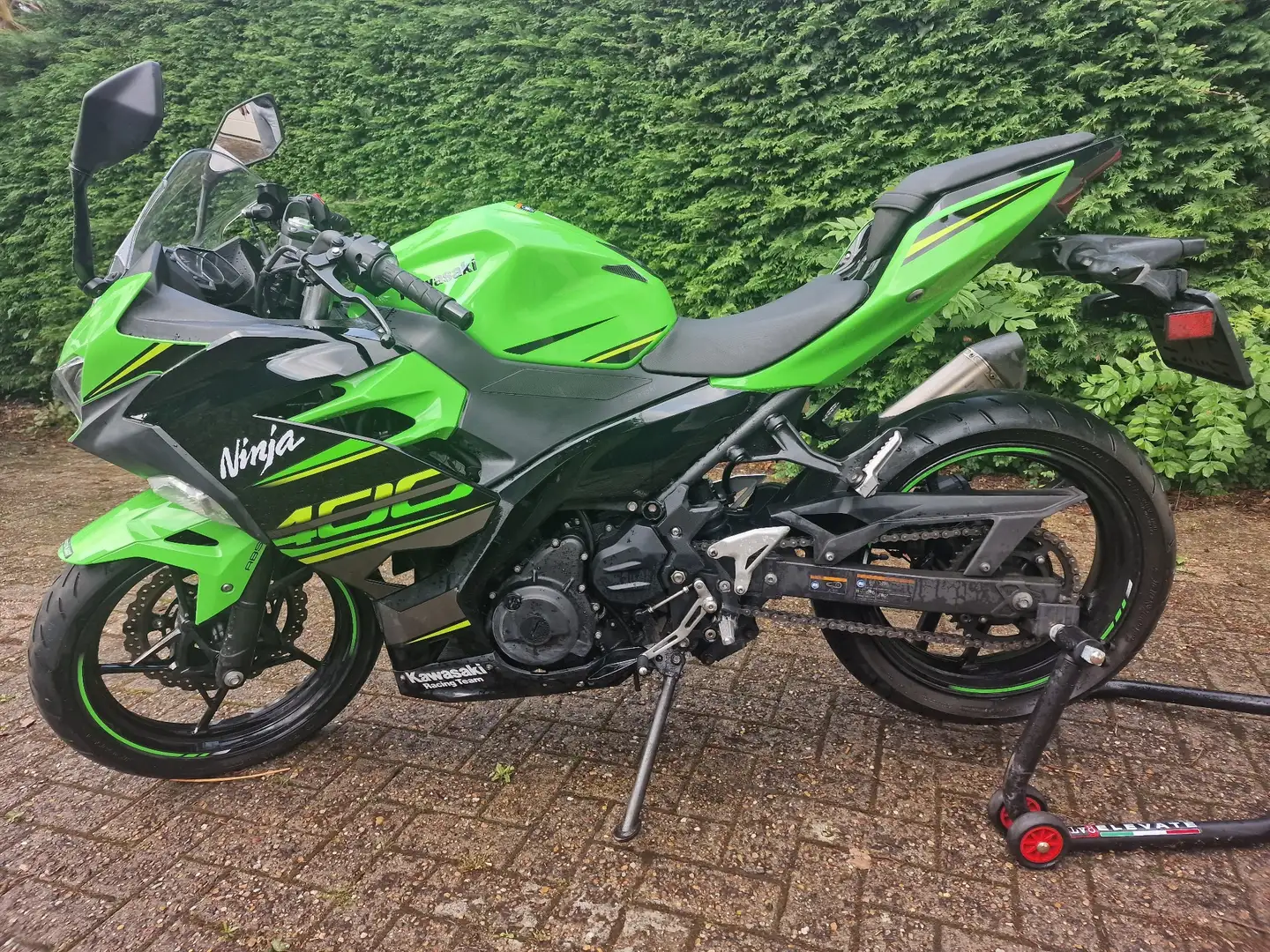 Kawasaki Ninja 400 KRT Groen - 1