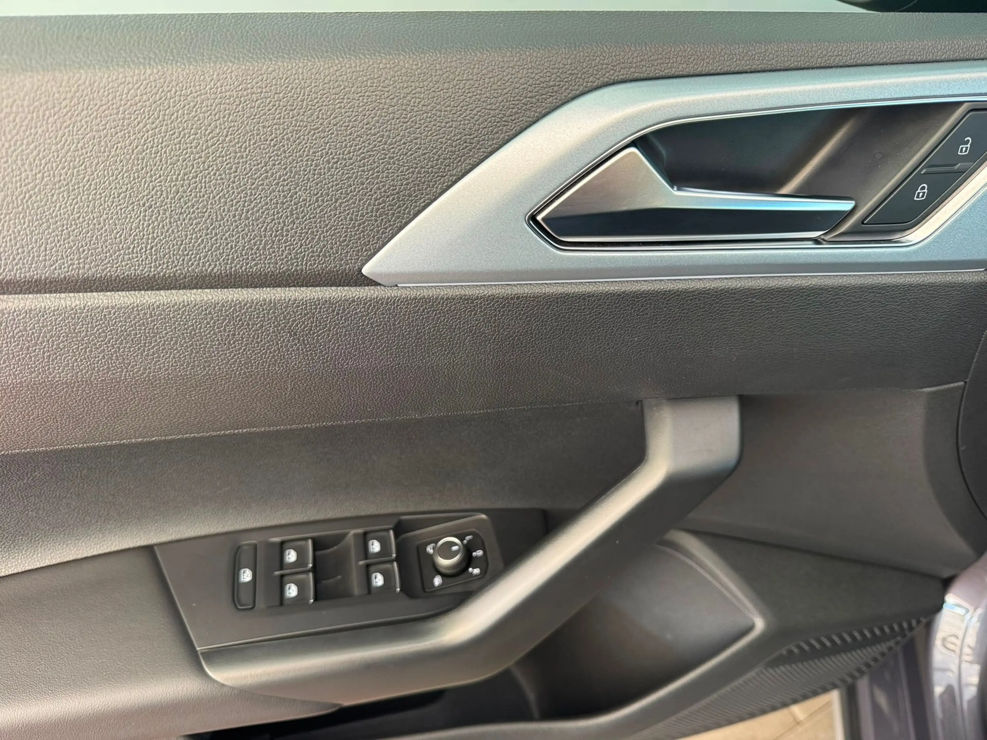 Volkswagen Taigo Goal 1.0TSI PDC+NAVI+LED+SHZ+MFL+ACC+ALU — photo 9