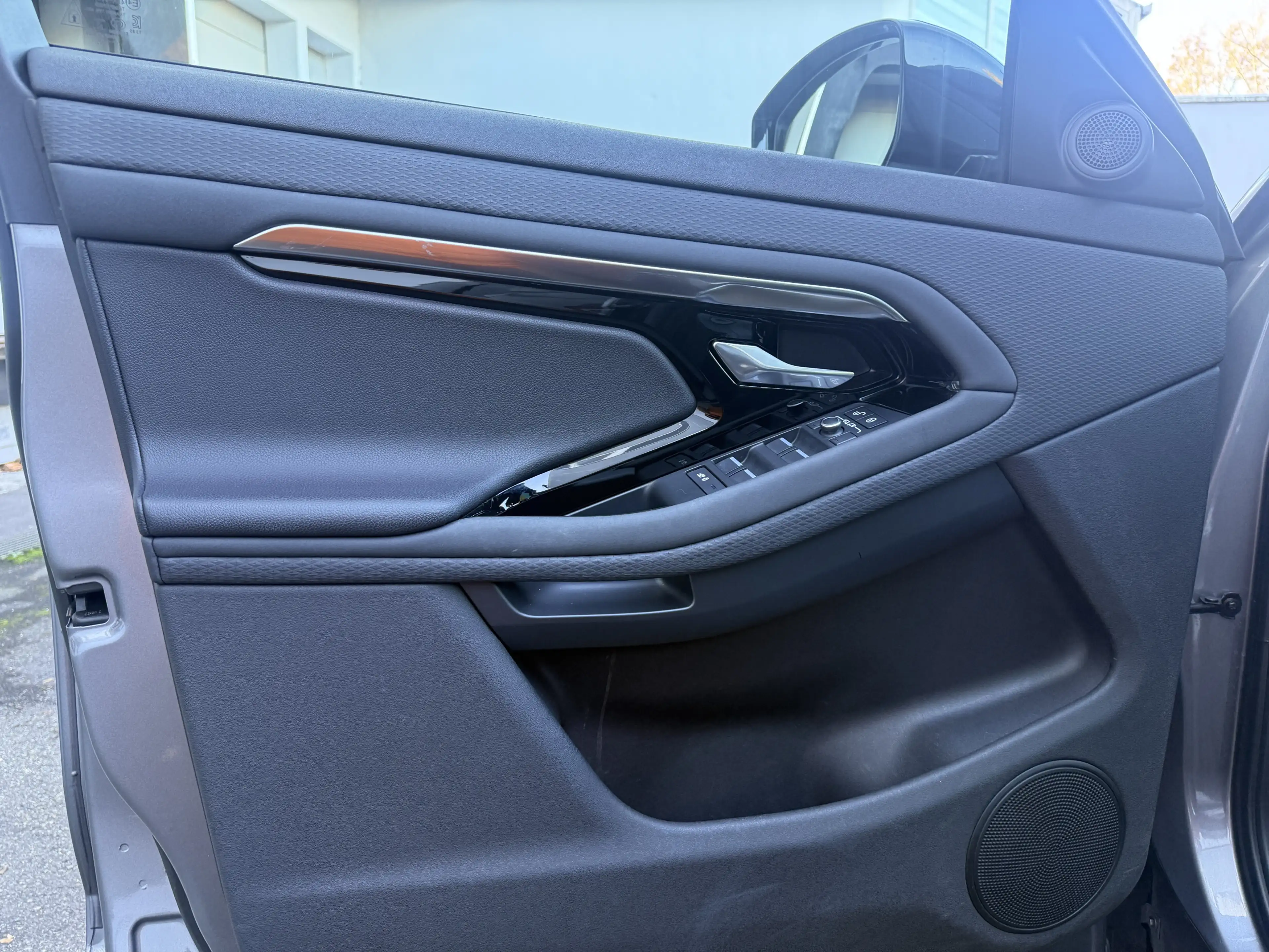 Land Rover Range Rover Evoque R-Dynamic S LED Pano RüKamera — photo 11