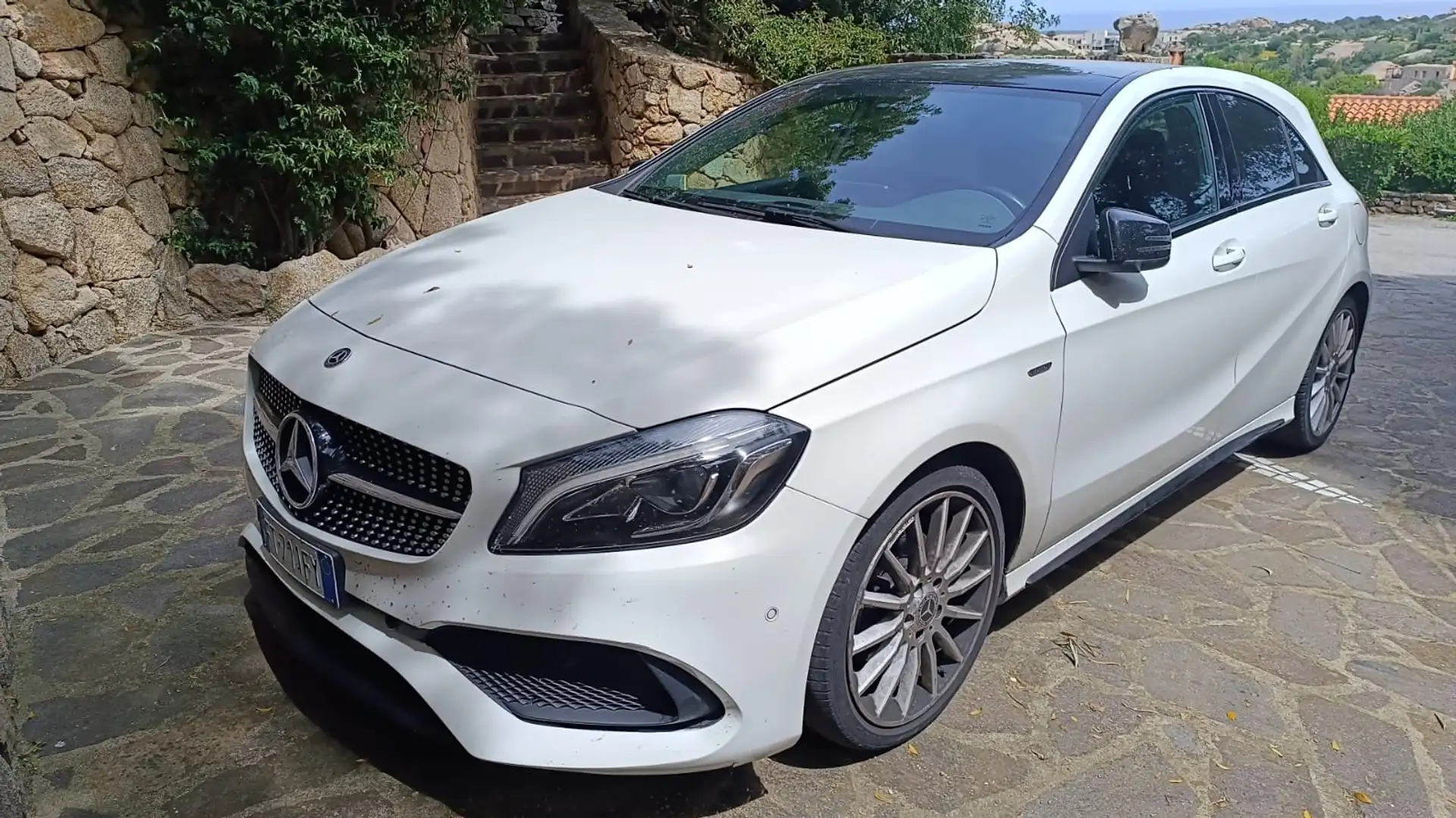 Mercedes-Benz A 200 premium 4 matic - white art edition Bianco - 1