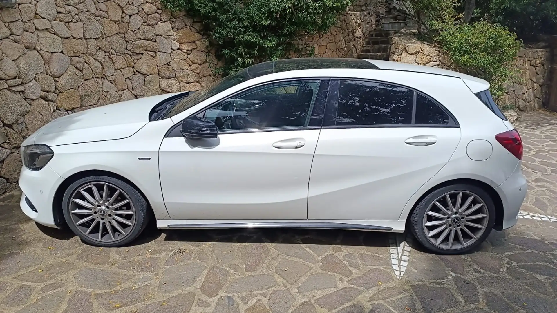 Mercedes-Benz A 200 premium 4 matic - white art edition Bianco - 2