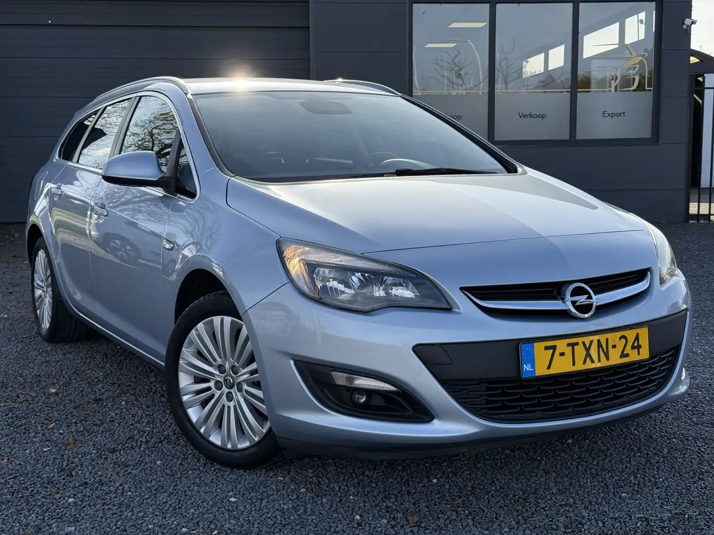 Opel Astra Sports Tourer 1.4 Turbo Design Edition 2e Eiganaar Grijs - 2