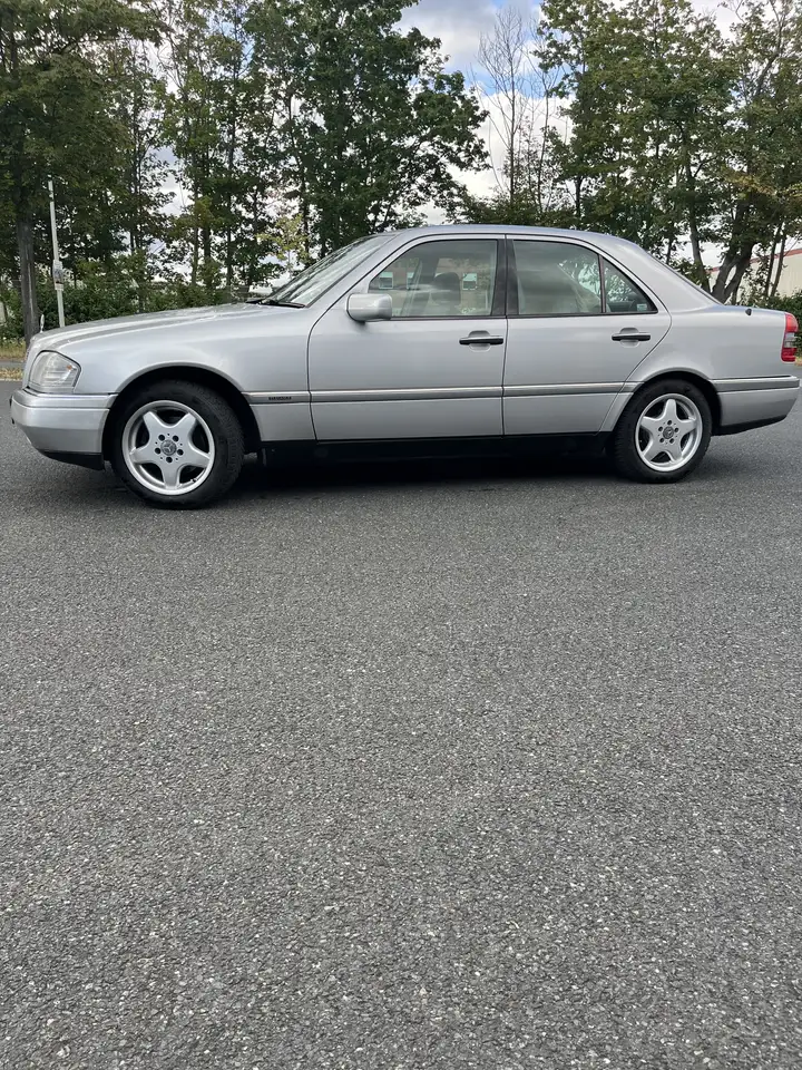 Mercedes-Benz C 180 Elegance, foto 3