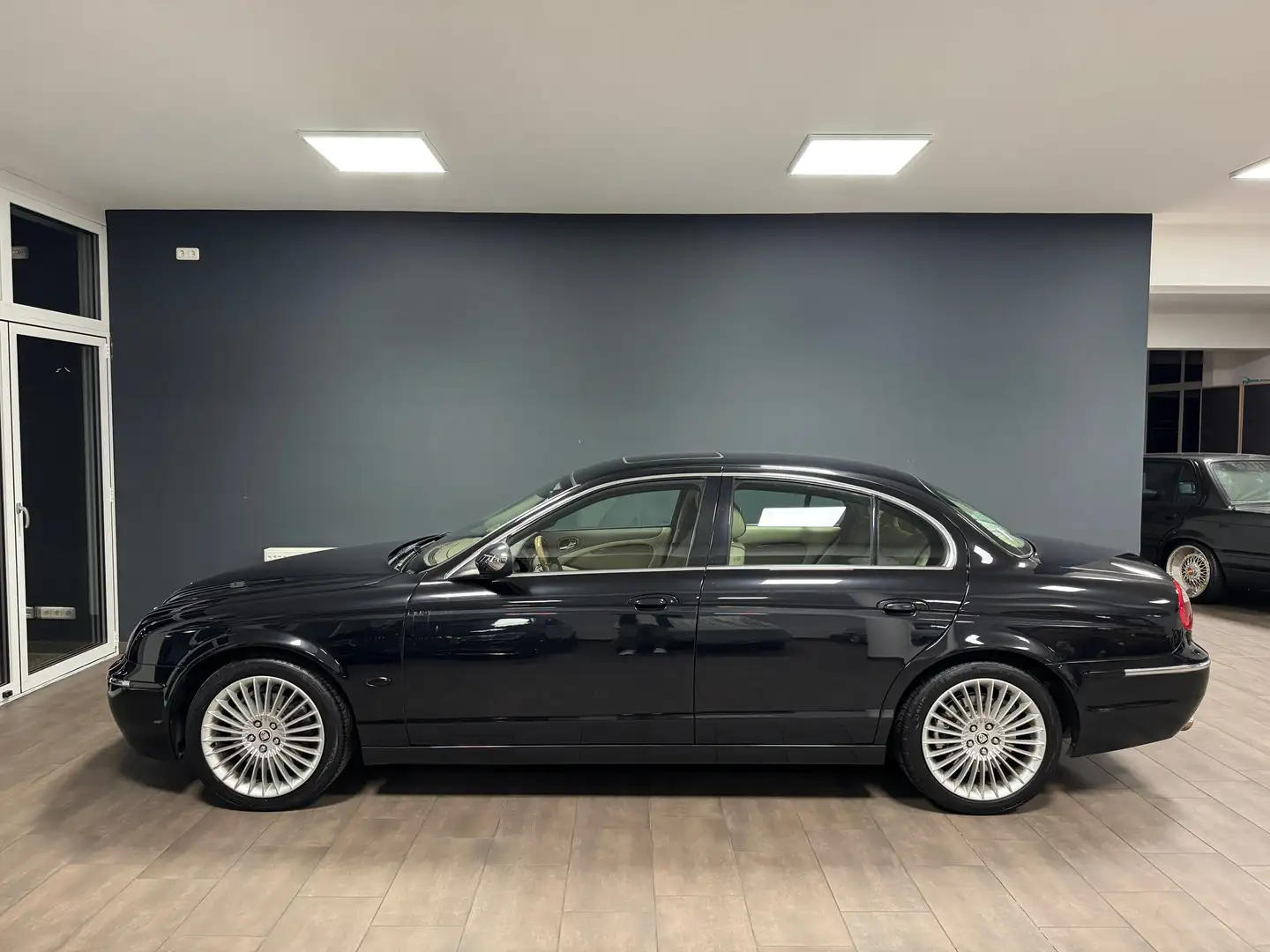 Jaguar S-Type 2.7 V6 Diesel Executive Schwarz - 2