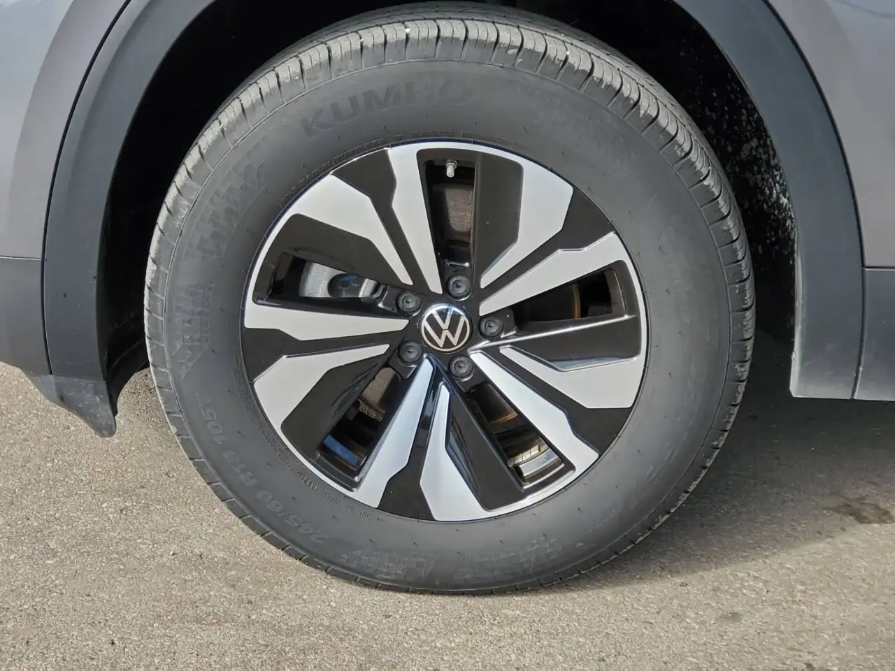 Volkswagen Atlas photo Volkswagen Atlas