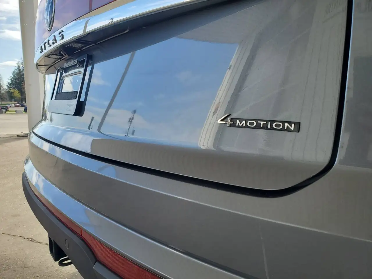 Volkswagen Atlas photo Volkswagen Atlas