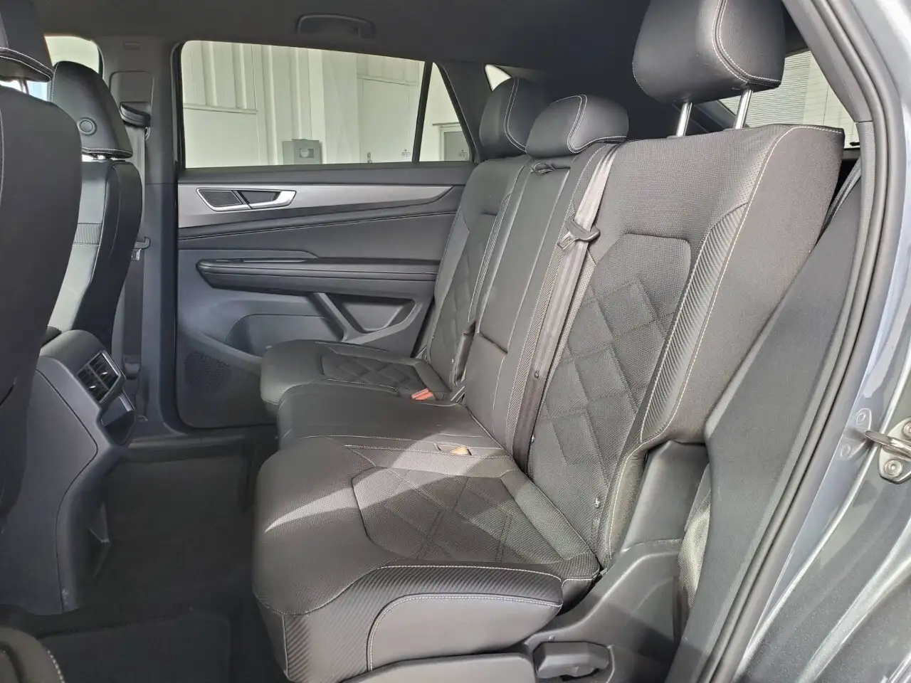 Volkswagen Atlas photo Volkswagen Atlas
