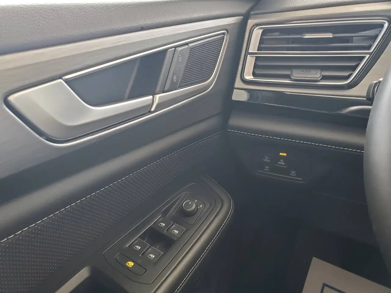 Volkswagen Atlas photo Volkswagen Atlas