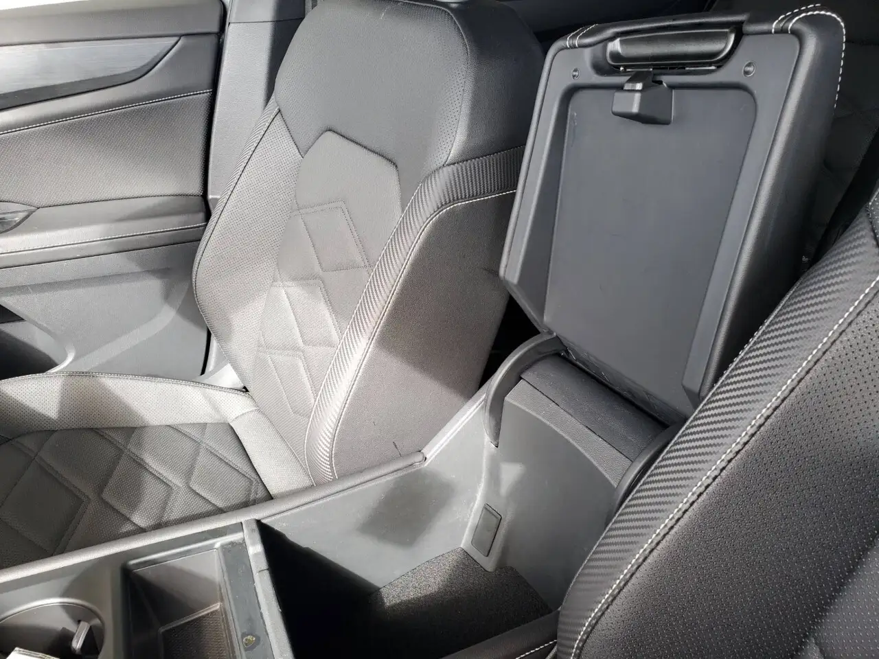 Volkswagen Atlas photo Volkswagen Atlas