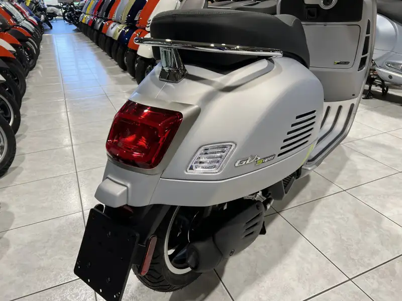 Vespa GTS Super Tech - foto 3