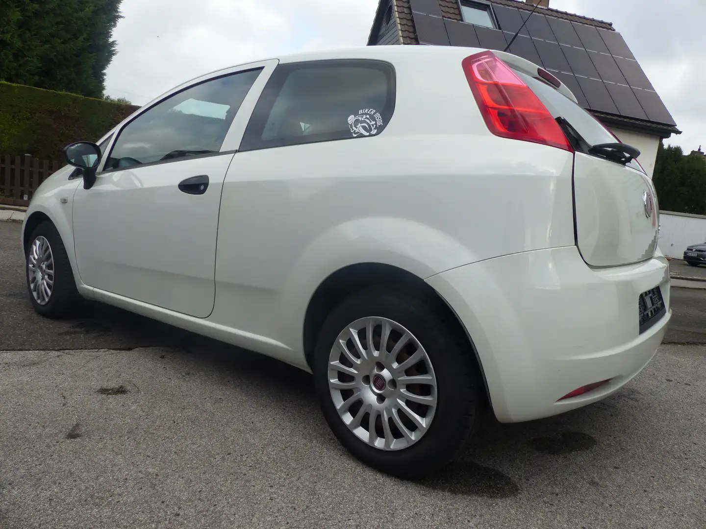 Fiat Grande Punto 1.2 8V Basis ( 09.2010 Weiß - 2