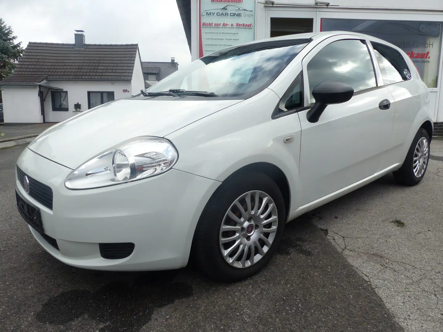Fiat Grande Punto 1.2 8V Basis ( 09.2010 Weiß - 1
