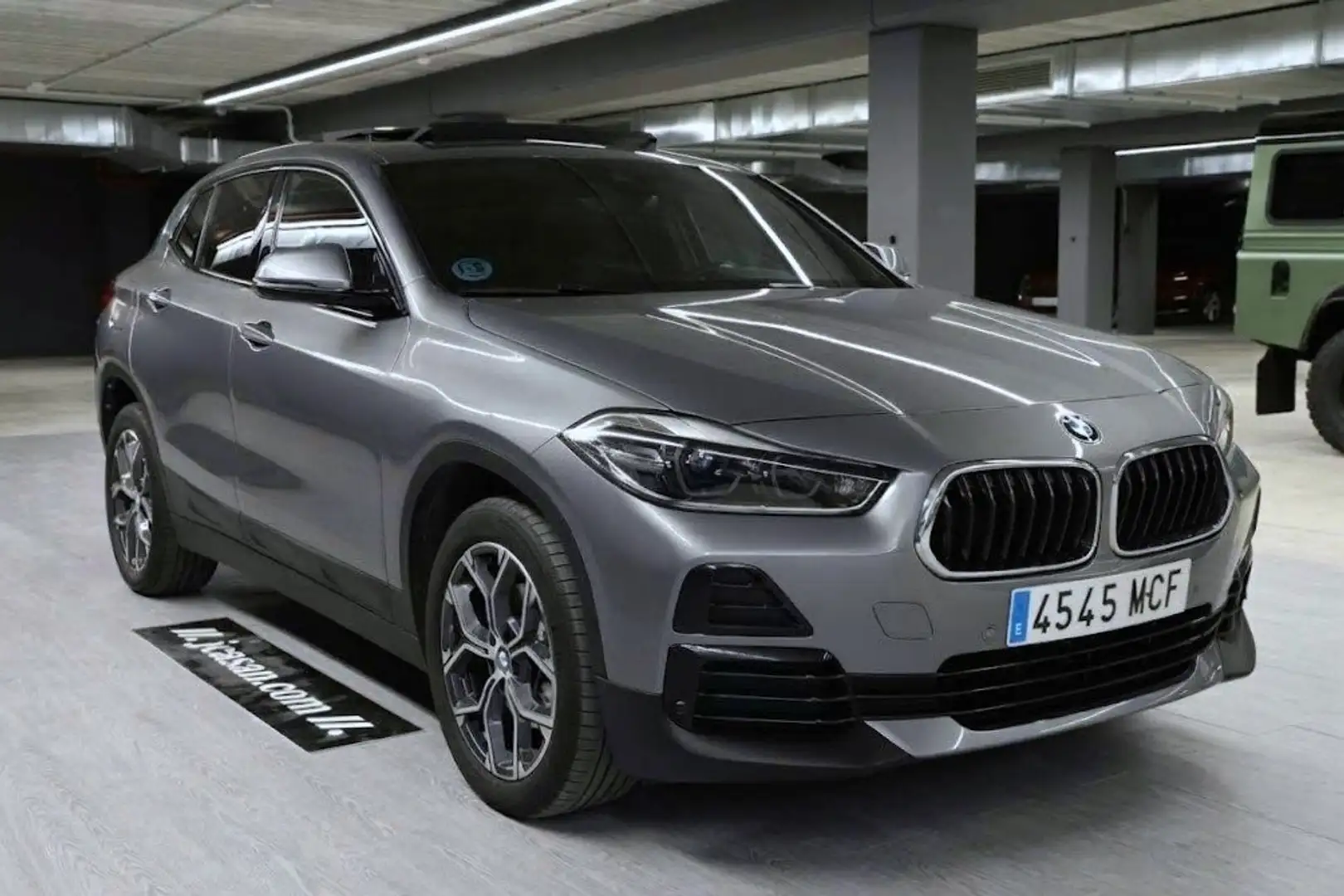BMW X2 sDrive 18iA Gris - 2
