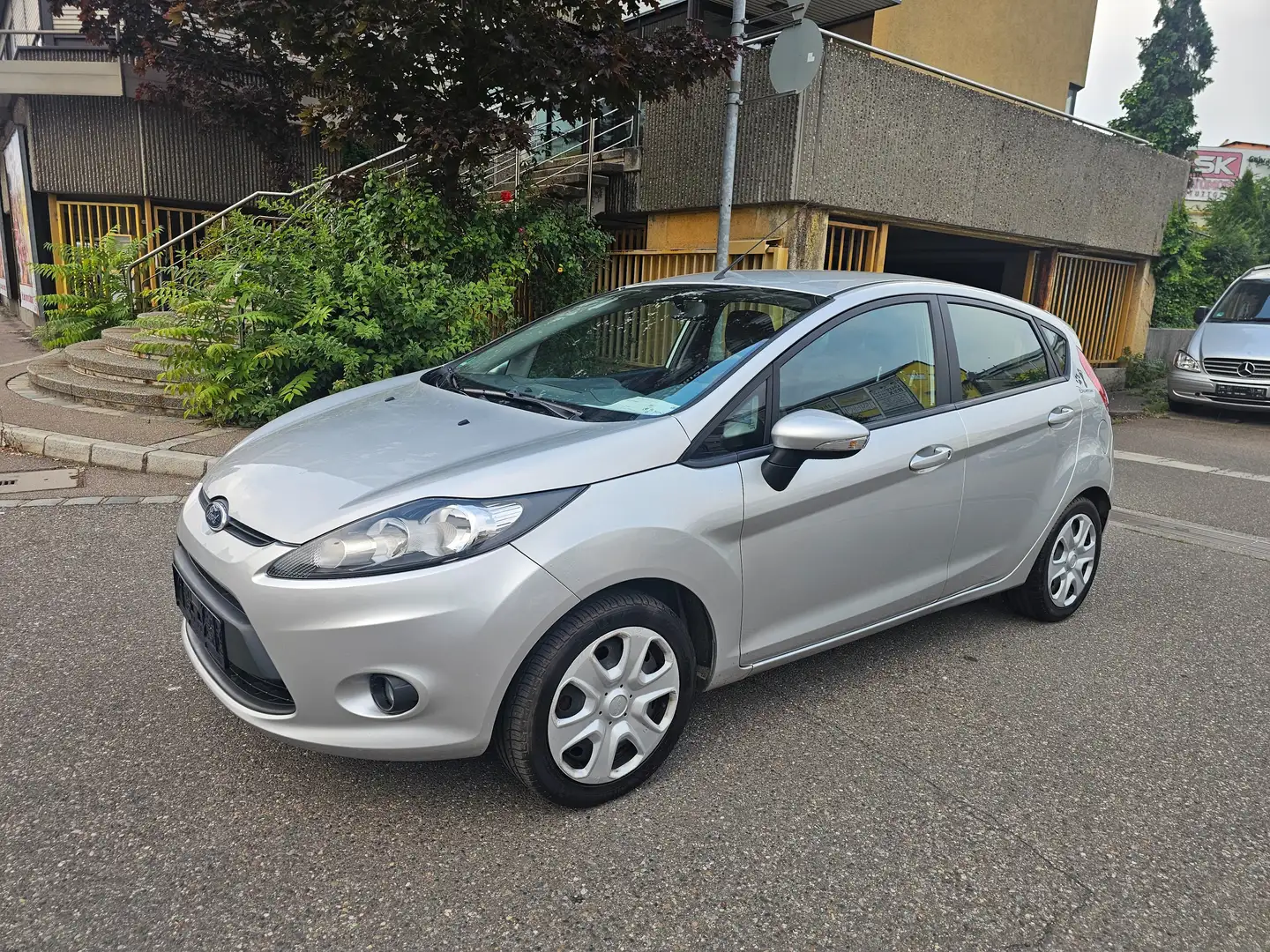 Ford Fiesta Trend Silber - 2