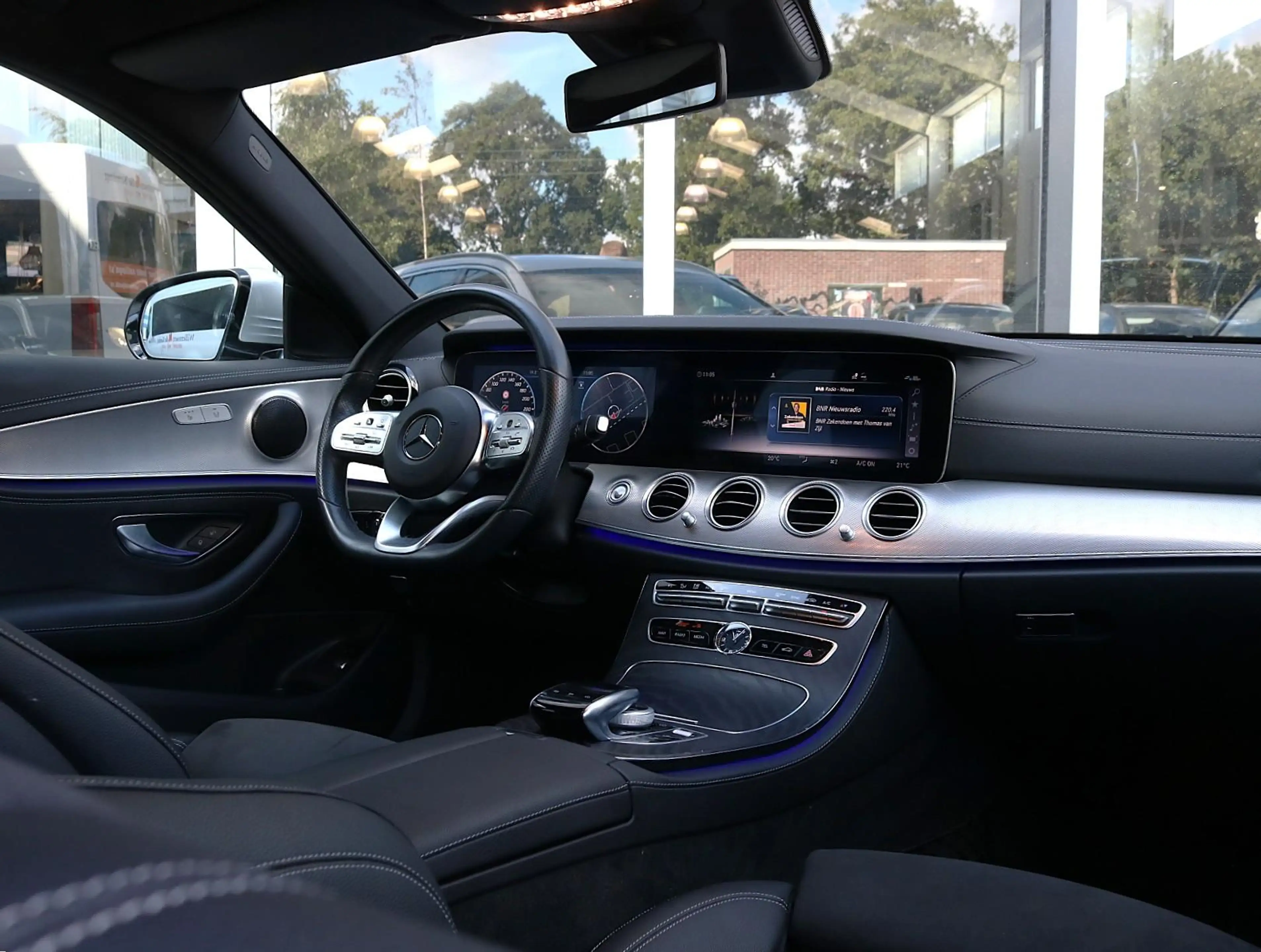 Mercedes-Benz E 200 AMG Upgrade Edition Apple Carplay | Sfeerverlichti — photo 3