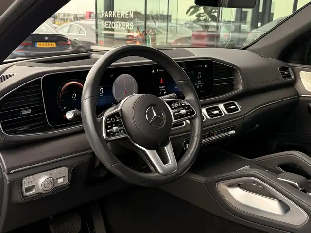Mercedes-Benz Gle view 2