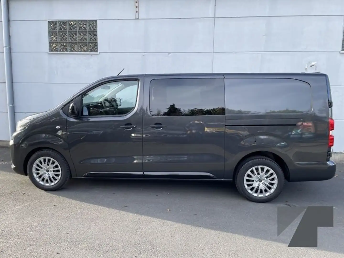Peugeot Expert Long DC 6 zitplaatsen 2.0 l diesel 145 pk EAT 8 Grau - 2