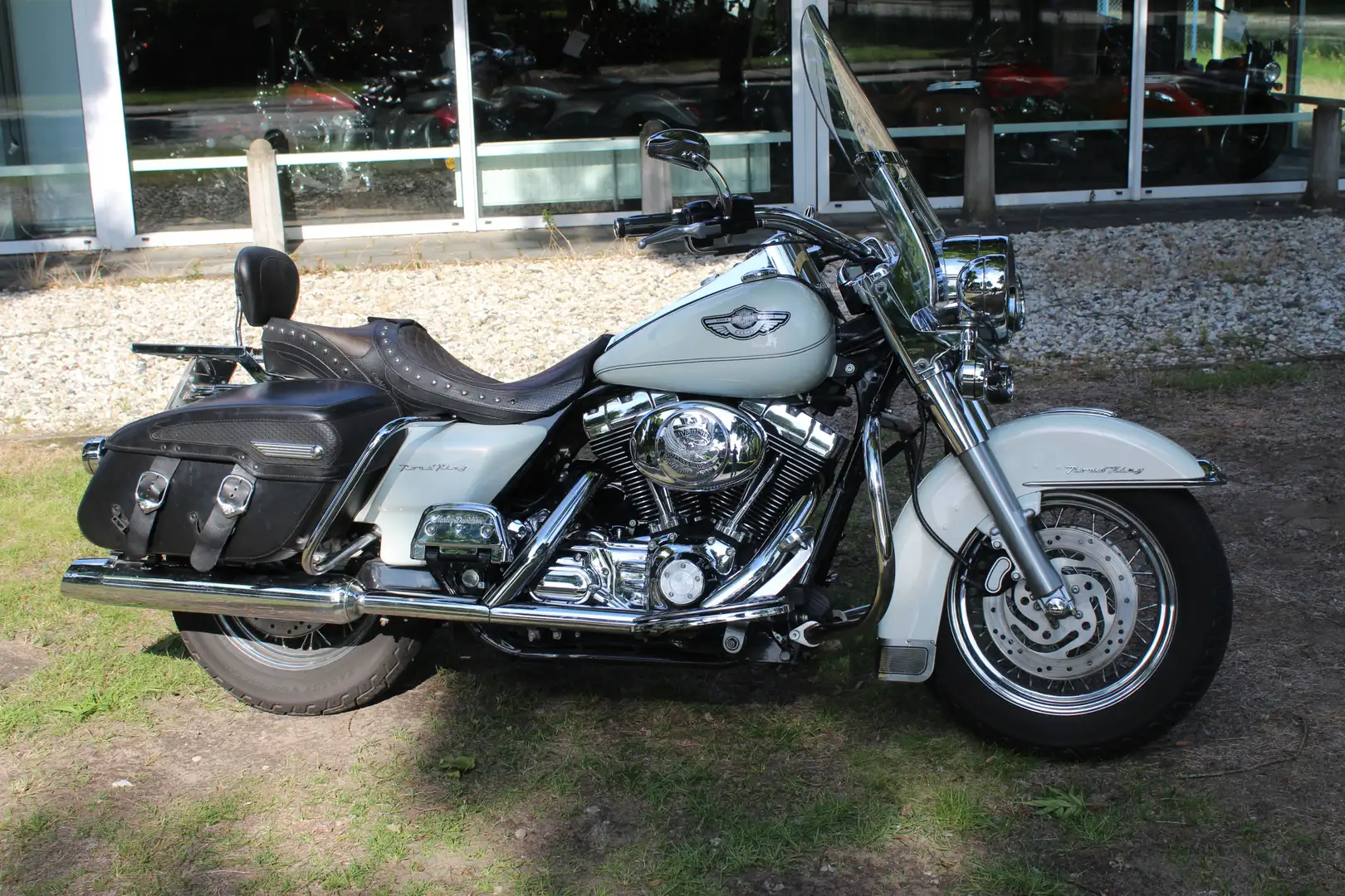 Harley-Davidson Road King FLHR-C Classic Alb - 1