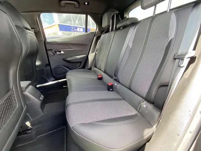 Peugeot 2008 view 6