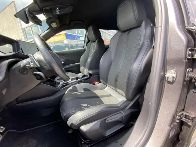 Peugeot 2008 view 5